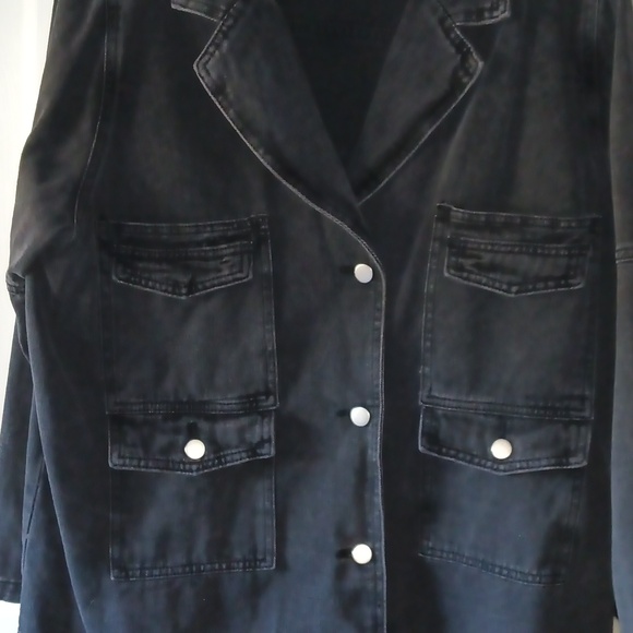 Vintage Women's Jean Jacket - Picture 2 of 4